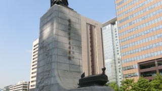 韓国の英雄の像