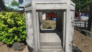 石燈籠の一部です