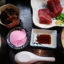 カツオの刺身定食