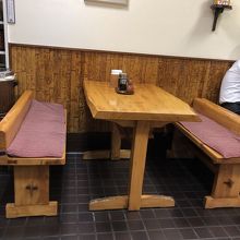 無垢木製の4人掛け椅子・テーブル