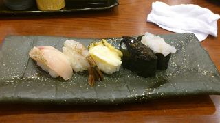 回らないお寿司