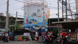 台湾最大の漁港　海に沿って街を歩くと楽しい