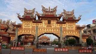 立派な寺院　東港に行ったら是非行きたい