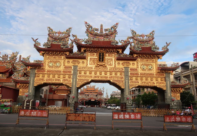 立派な寺院　東港に行ったら是非行きたい