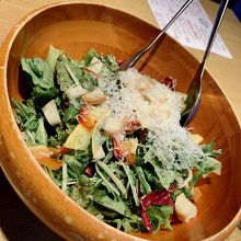 クロのサラダ！