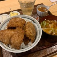 奏す庵のワセカツ丼 980円