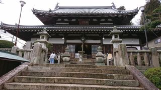 日曜日でも静か