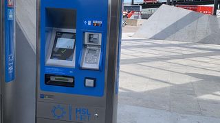 港から中心街へ