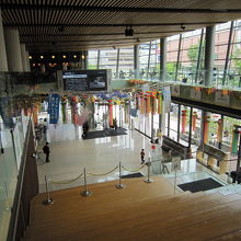 ９　２Fから１Fみなと広場