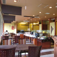 庭園を眺めながら美味しいバイキングを！～