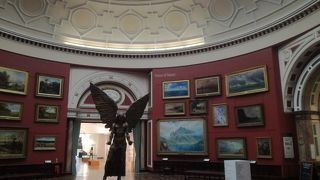 バーミンガム博物館 & 美術館