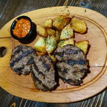 牛肉のキョフテ