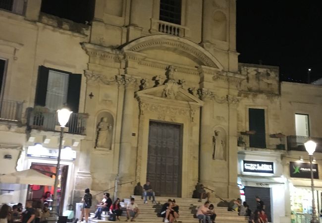 サントロンツォ広場に面した教会