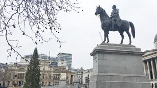 定番の観光スポット。ナショナルギャラリーの目の前！