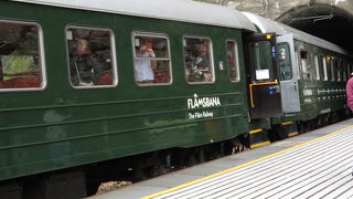 雄大な大自然を車窓から堪能