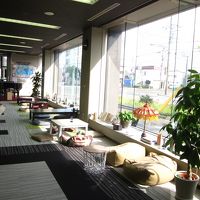 明るい陽射しのゆるりロビー～