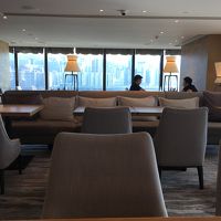 広すぎるクラブラウンジ