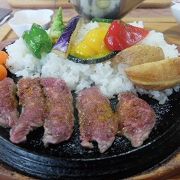 北海道南富良野「なんぷてい」で男前ステーキカレー