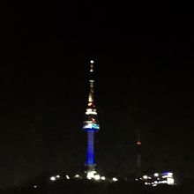 青のタワー
