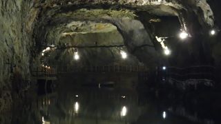巨大洞窟