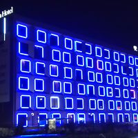 駅からホテルは目の前に見えます。