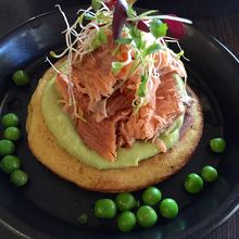 サーモンとグリーンピース