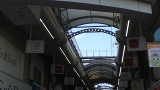 十条銀座商店街は、安売りの商店が多いとの評判で、テレビ等で紹介されています。