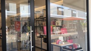 発色が美しく、作りの良いバッグ