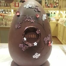 大きな卵形チョコレート