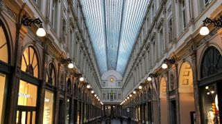 おしゃれなアーケード街