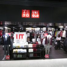 ユニクロ (成田空港第2ビル店)