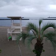 梅雨明け前の静かなサンビーチ