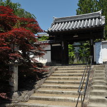 門前はたたずまいがいい