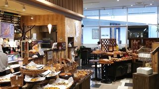 人気のベーカリー&カフェ