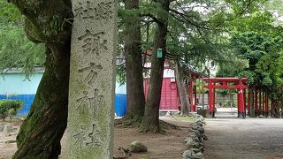 四日市駅から歩いて行けます。