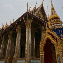 豪華絢爛な寺院