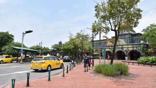 ＫＡＶＡＬＡＮウイスキーへ行くのに宜蘭駅前から乗った。１５分、１０００円だった。運転手さんは親切、車もきれい