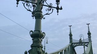 ブダベストの南側に位置する美しい橋