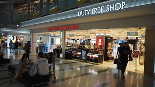 菓子、雑貨もある