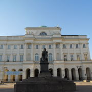「ポーランド科学アカデミー」が入っている建物です