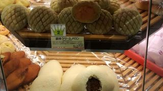 老舗のパン屋さん