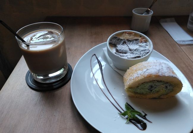 ケーキとコーヒー