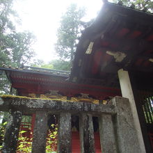 瀧尾神社拝殿と本殿