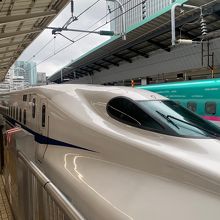 こだま号は前後、端っこの車両が空いています。