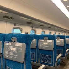 特に3列シートは不人気で空いています。