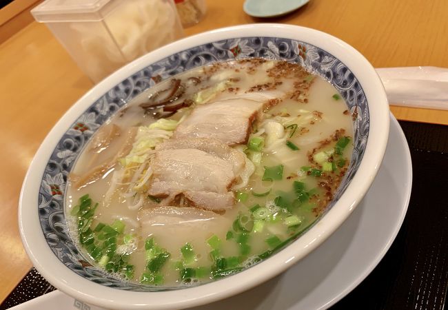 こんな薄いラーメンは史上初！美味しくない。