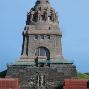 ライプツィヒ：ナポレオンに勝利した象徴として建てられた諸国民戦争記念碑の巨大なことに圧倒された。