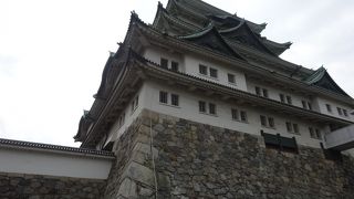 名古屋城のスケールの大きさに驚きます。
