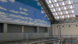 開放感のあるアトリウム