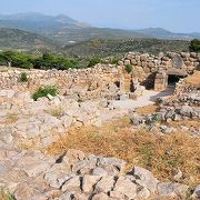 丘陵上の広大な遺跡